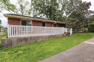 1108 N Cape Rock Dr, Cape Girardeau, MO 63701