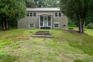 122 Exeter Rd, Newmarket, NH 03857
