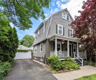 20 Brewster St, Providence, RI 02906