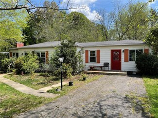 122 N Randolph St, Liberty, NC 27298