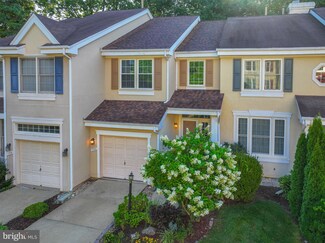 1376 Park Garden Ln, Reston, VA 20194