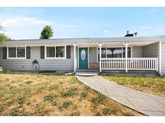 631 E 4th Ave, Riddle, OR 97469