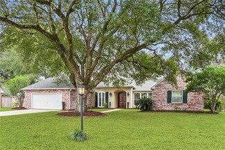 1212 Bluewater Dr, Mandeville, LA 70471