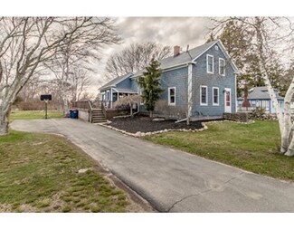 372 Sconticut Neck Rd, Fairhaven, MA 02719