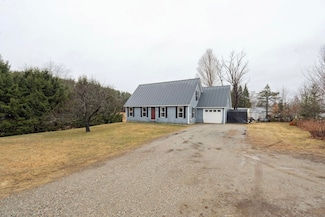 5 Golf Club Rd, Newport, NH 03773