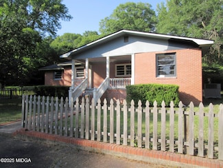 160 Elam St, Gordon, GA 31031