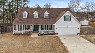 716 N 28th St, Rogers, AR 72756