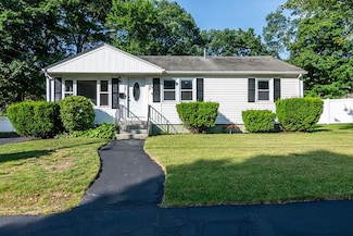 136 Davis Ave, Cranston, RI 02910