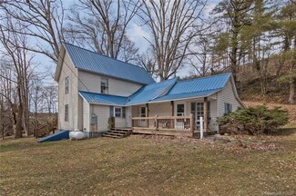320 Deneen Rd, Burnsville, NC 28714