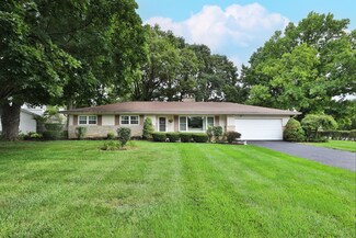 1580 Pemberton Dr, Columbus, OH 43221