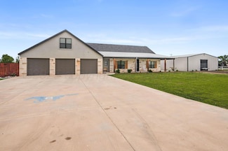 609 Western St, Claude, TX 79019