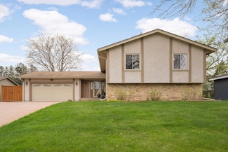 8224 Kingslee Rd, Bloomington, MN 55438