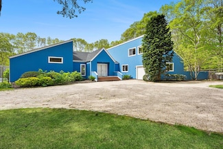 21 Quarter Ct, Westhampton, NY 11977