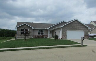 112 Danielle Ln, Pekin, IL 61554
