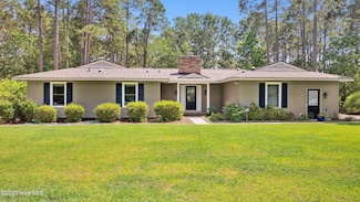 255 Stoneyfield Dr, Southern Pines, NC 28387