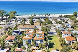 4006 5th Ave, Holmes Beach, FL 34217