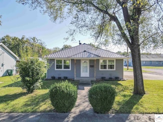 900 N 3rd St, Clinton, MO 64735