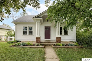 210 Oak St, Louisville, NE 68037