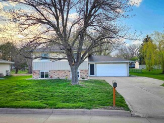 602 Opal Ln, Norfolk, NE 68701