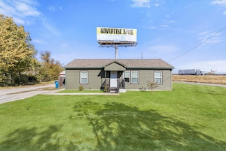 101 3rd St, Valley View, TX 76272