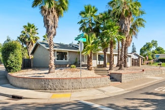 8308 Haliburton Ct, Citrus Heights, CA 95610