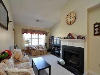 1100 Spring Valley Dr Unit H, Andover, MA 01810