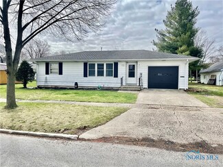 17 W Center St, Leipsic, OH 45856