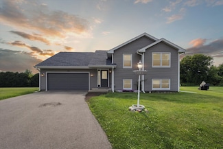 113 New Brunswick Ln SW, Poplar Grove, IL 61065