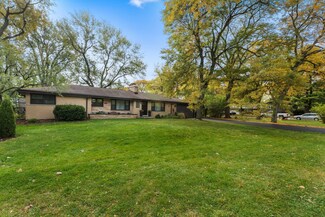 107 Patricia Ln, Prospect Heights, IL 60070