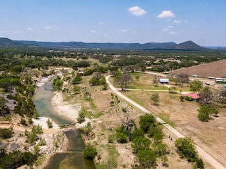 5374 County Road 111, Utopia, TX 78884