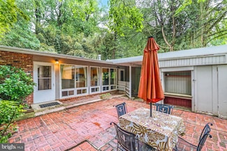 7415 Annanwood Ct, Annandale, VA 22003