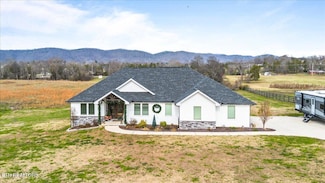 129 Austin Ln, Jacksboro, TN 37757