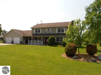 7239 W Harrison Rd, Alma, MI 48801