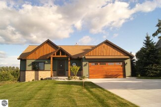 4111 Wolverine Dr, Williamsburg, MI 49690