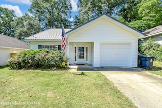 926 Stage Rd, Auburn, AL 36830
