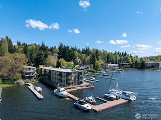 4561 Lake Washington Blvd NE Unit 303, Kirkland, WA 98033