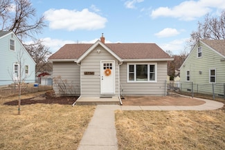 2734 Ewing Ave N, Robbinsdale, MN 55422