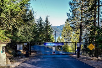 702 Glacier Loop Rd, Bayview, ID 83803