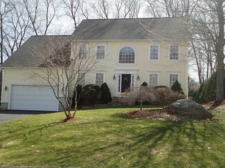 11 Millers Brook Dr, Cumberland, RI 02864