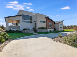 3501 Bay Blvd W, Horseshoe Bay, TX 78657