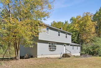 691 Gore Rd, Alfred, ME 04002