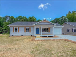 324 Code Cir, Seneca, SC 29678