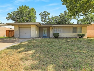 2517 E Mitchell St, Arlington, TX 76010