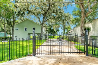29435 County Road 25, Damon, TX 77430