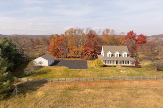 746 Christians Creek Rd, Staunton, VA 24401