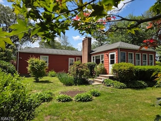 18 Woodland Ave, Denville, NJ 07834