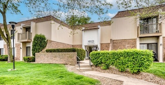 460 74th St Unit S201, Downers Grove, IL 60516