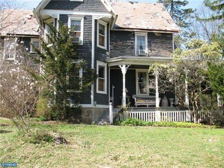 62 N Greenwood Ave, Hopewell, NJ 08525
