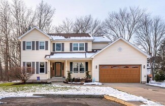 49 Ruby Ln, East Amherst, NY 14051