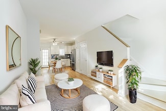 904 S 6th St, Philadelphia, PA 19147